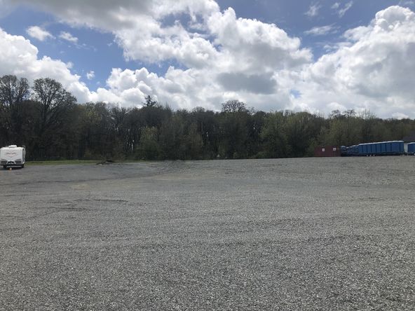 Gaveled & Secure Yard in Albany: 148 41st Ave SE, Albany, OR 97322